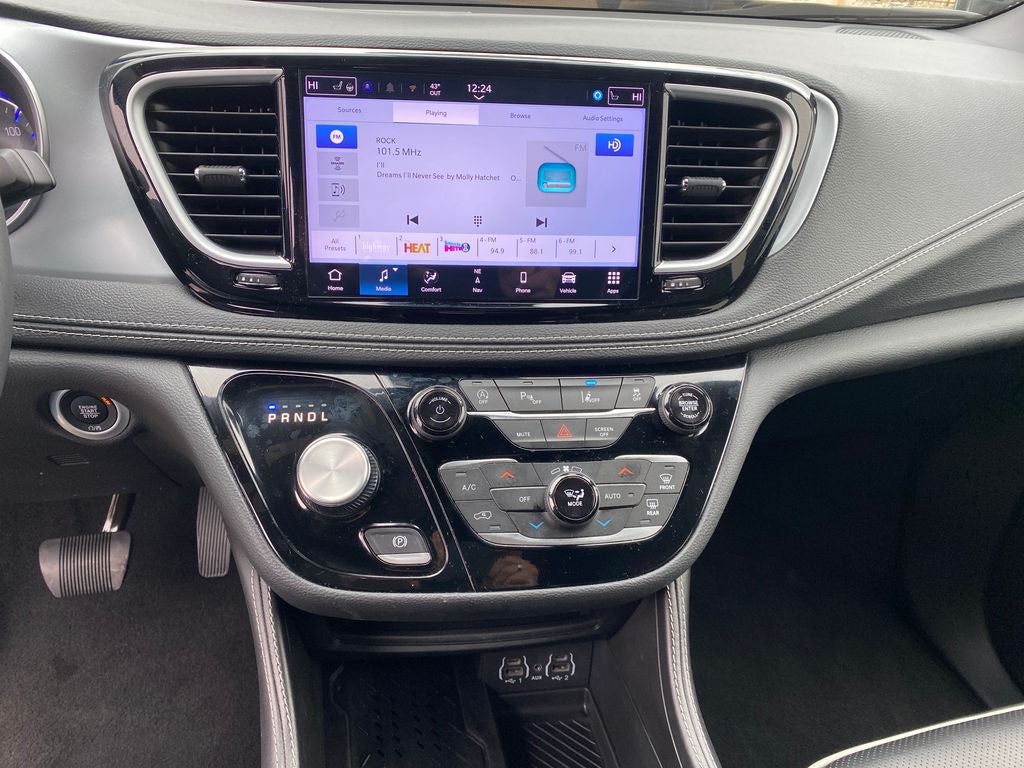 2025 Chrysler Pacifica Limited