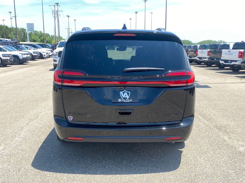 2027 Chrysler Pacifica PACIFICA LIMITED