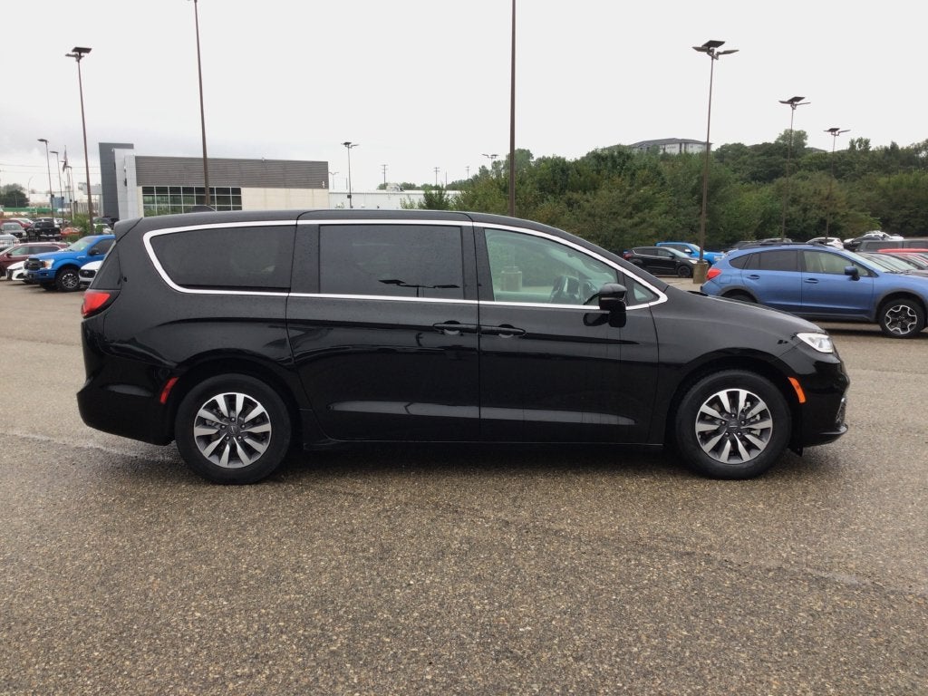 2024 Chrysler Pacífica Híbrido Select