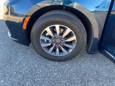 2023 Chrysler Pacifica Hybrid Limited
