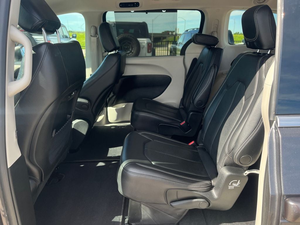 2022 Chrysler Pacifica Touring L AWD