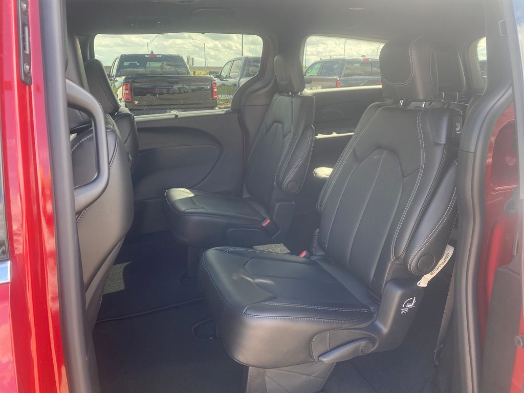 2027 Chrysler Pacifica PACIFICA SELECT AWD
