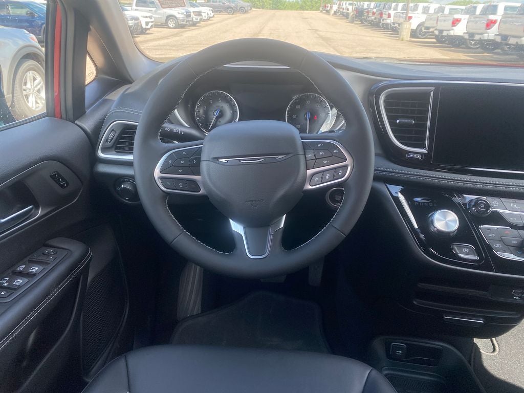 2027 Chrysler Pacifica PACIFICA SELECT AWD