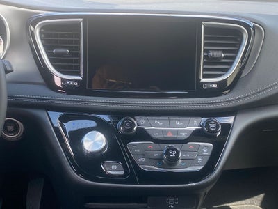 2027 Chrysler Pacifica PACIFICA SELECT AWD