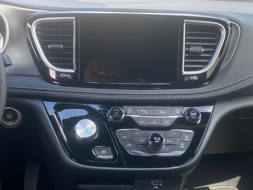 2027 Chrysler Pacifica PACIFICA SELECT AWD