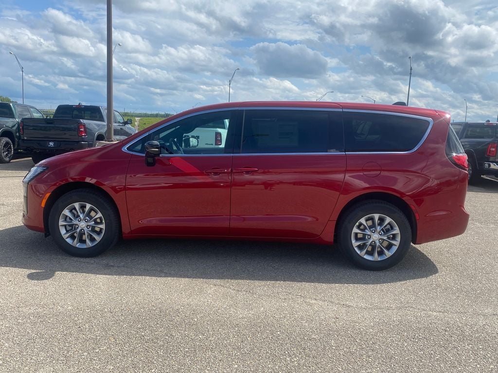 2027 Chrysler Pacifica PACIFICA SELECT AWD
