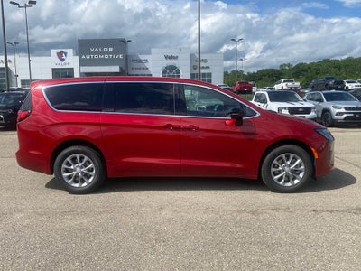 2027 Chrysler Pacifica PACIFICA SELECT AWD
