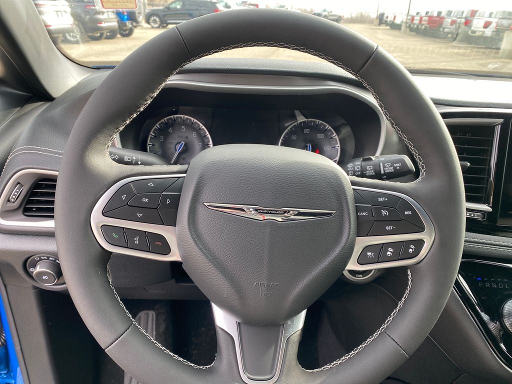 2026 Chrysler Pacifica PACIFICA SELECT AWD