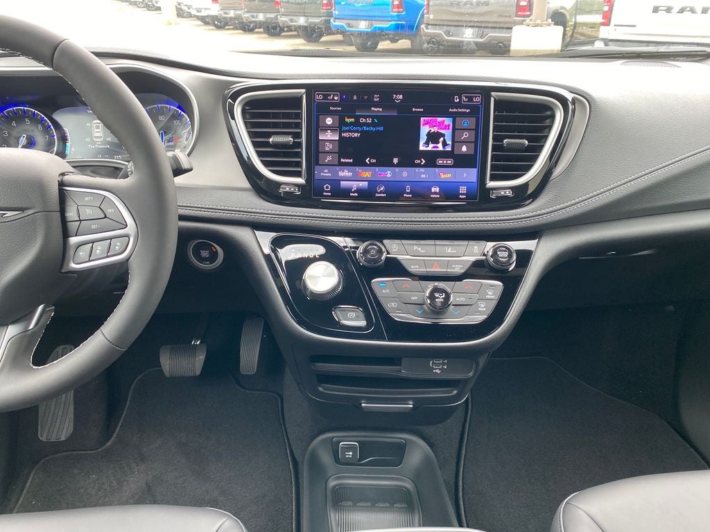 2027 Chrysler Pacifica PACIFICA SELECT AWD