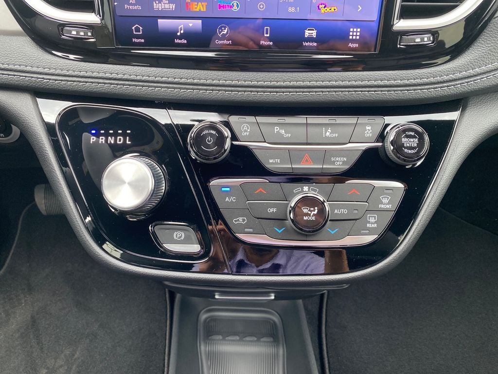 2027 Chrysler Pacifica PACIFICA SELECT AWD