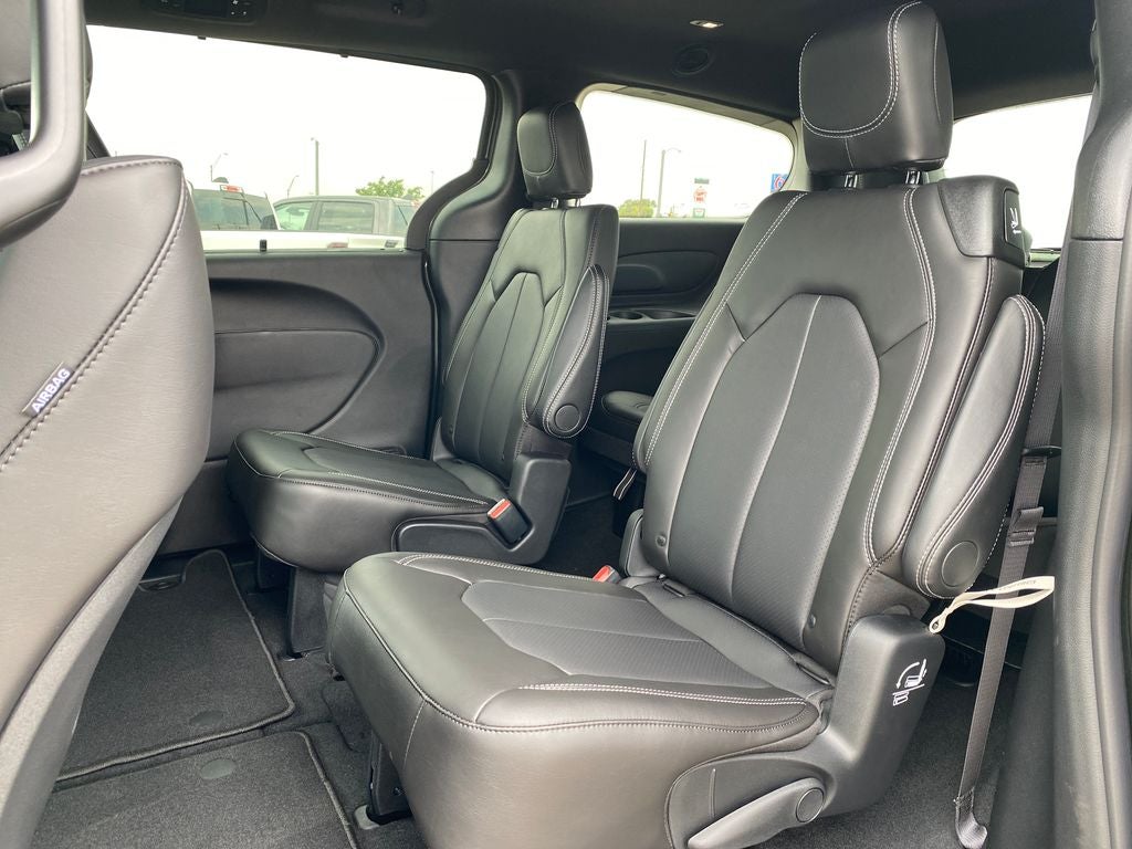 2027 Chrysler Pacifica PACIFICA SELECT AWD