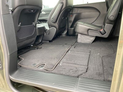 2027 Chrysler Pacifica PACIFICA SELECT AWD