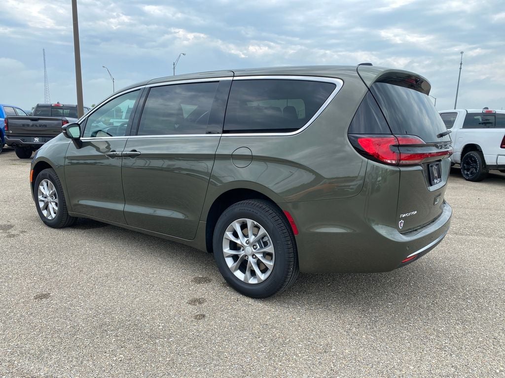2027 Chrysler Pacifica PACIFICA SELECT AWD