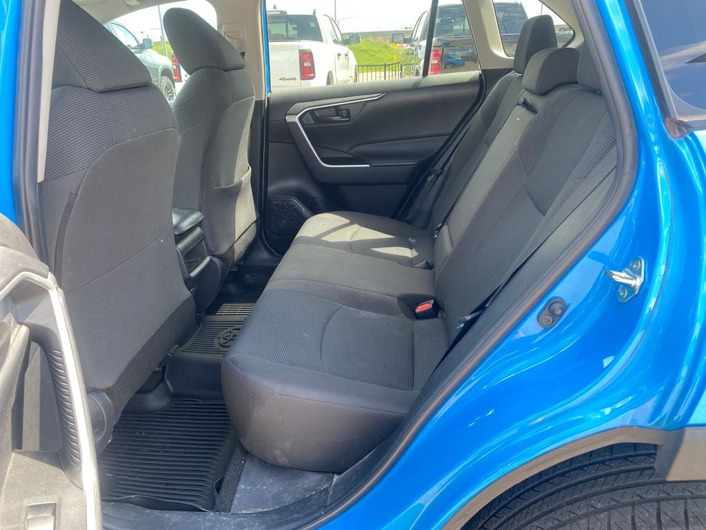 2020 Toyota RAV4 LE