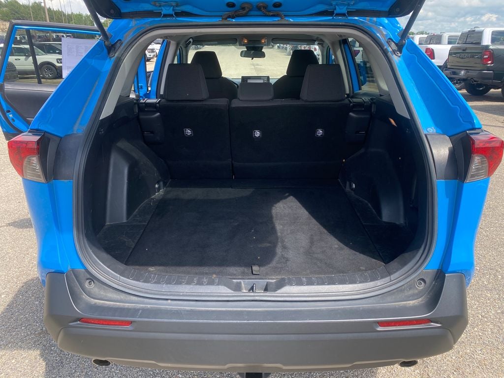 2020 Toyota RAV4 LE