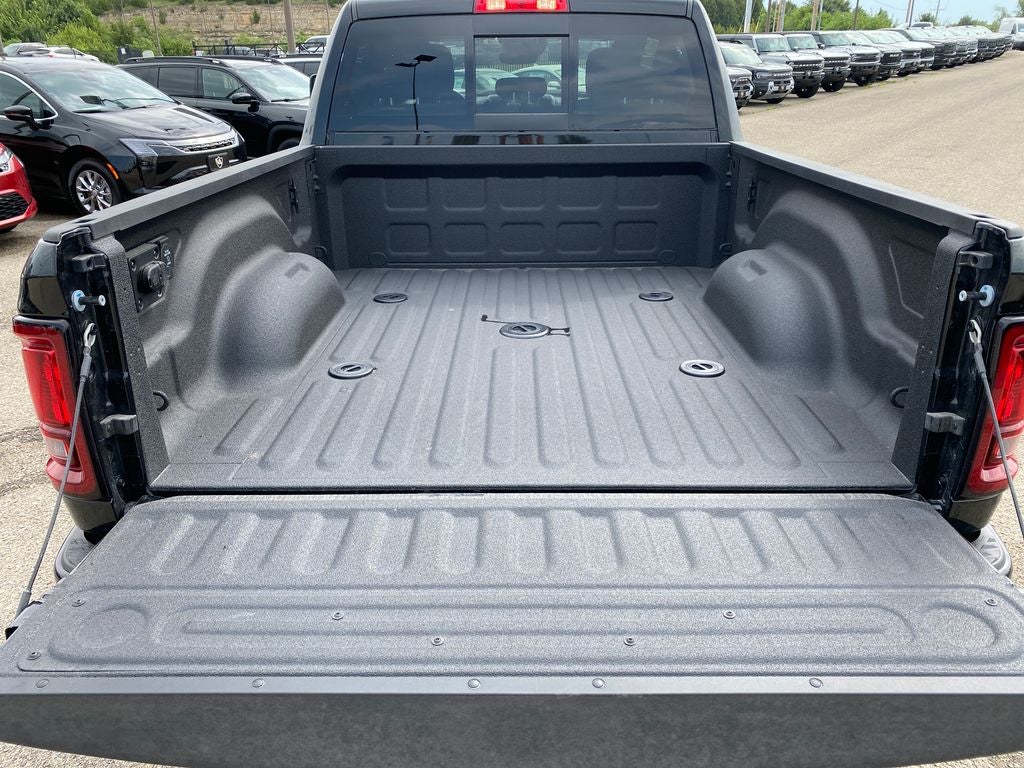 2026 RAM 2500 RAM 2500 BLACK EXPRESS CREW CAB 4X4 6'4' BOX