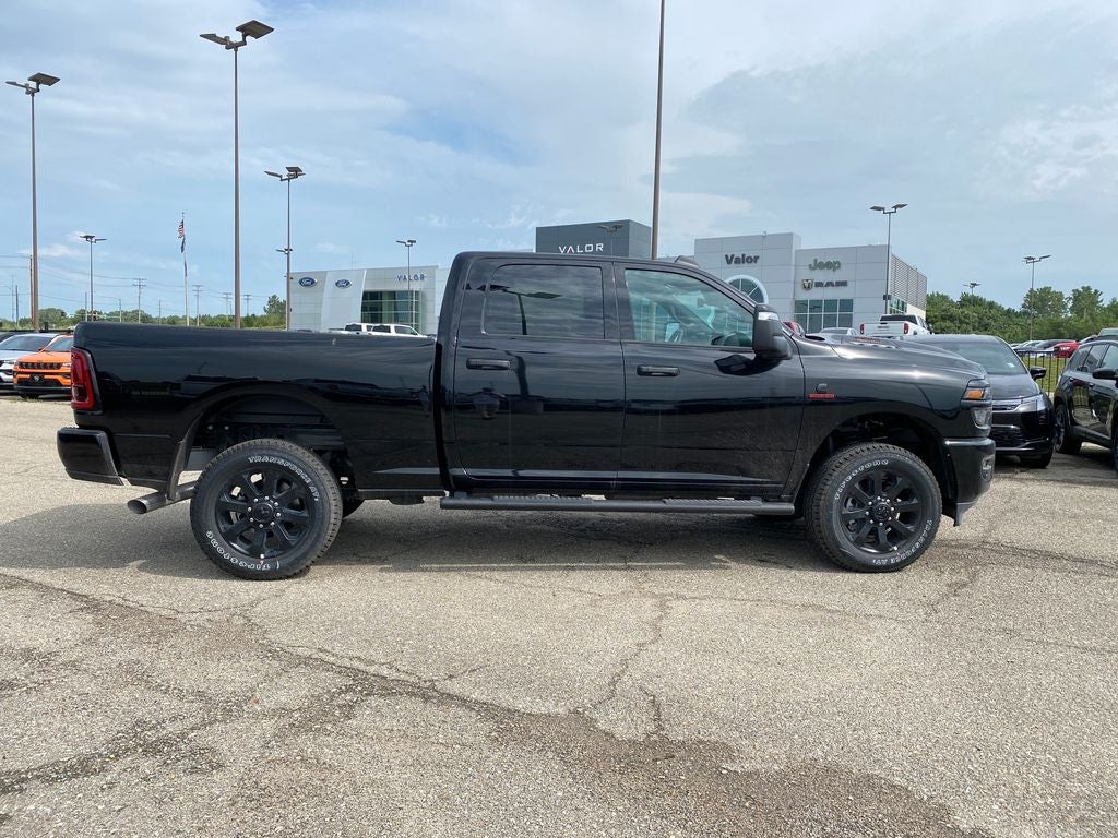 2026 RAM 2500 RAM 2500 BLACK EXPRESS CREW CAB 4X4 6'4' BOX