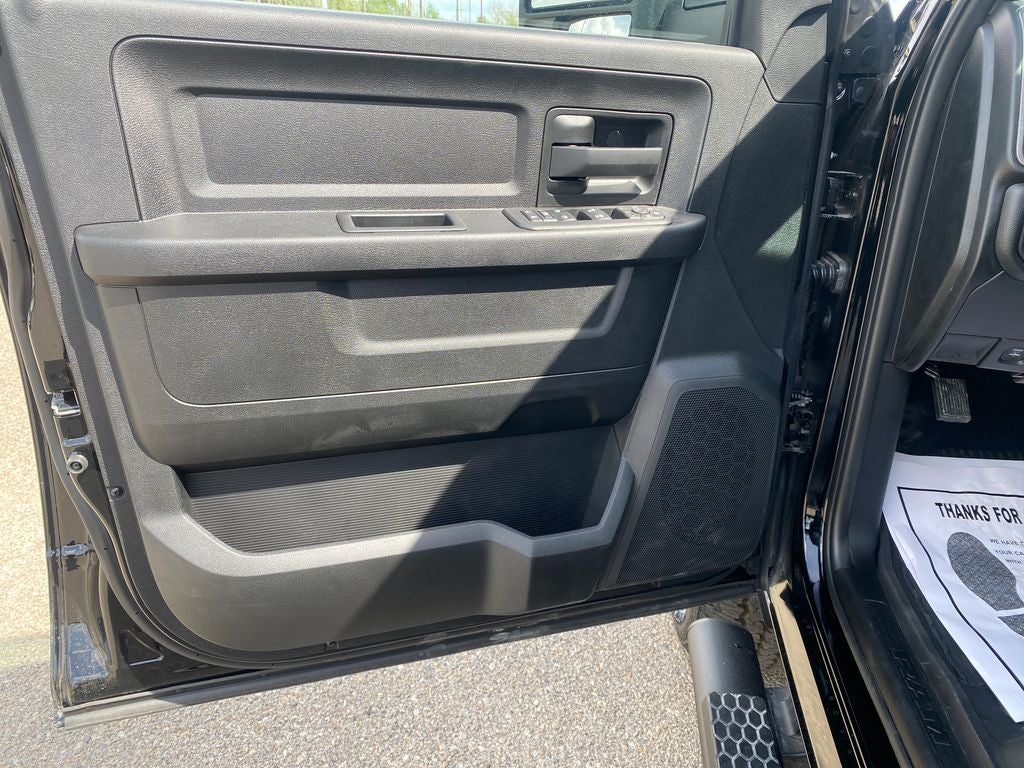 2026 RAM Ram 2500 RAM 2500 BLACK EXPRESS CREW CAB 4X4 8' BOX