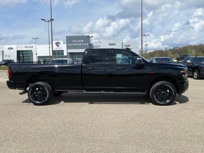 2026 RAM Ram 2500 RAM 2500 BLACK EXPRESS CREW CAB 4X4 8' BOX