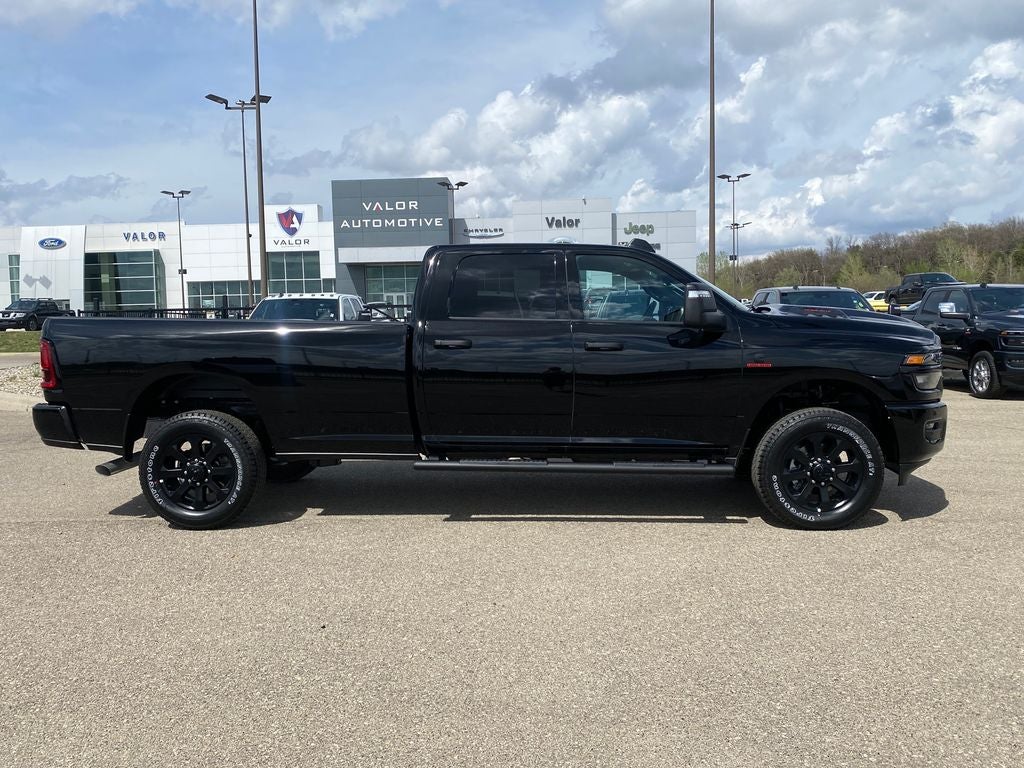 2026 RAM Ram 2500 RAM 2500 BLACK EXPRESS CREW CAB 4X4 8' BOX