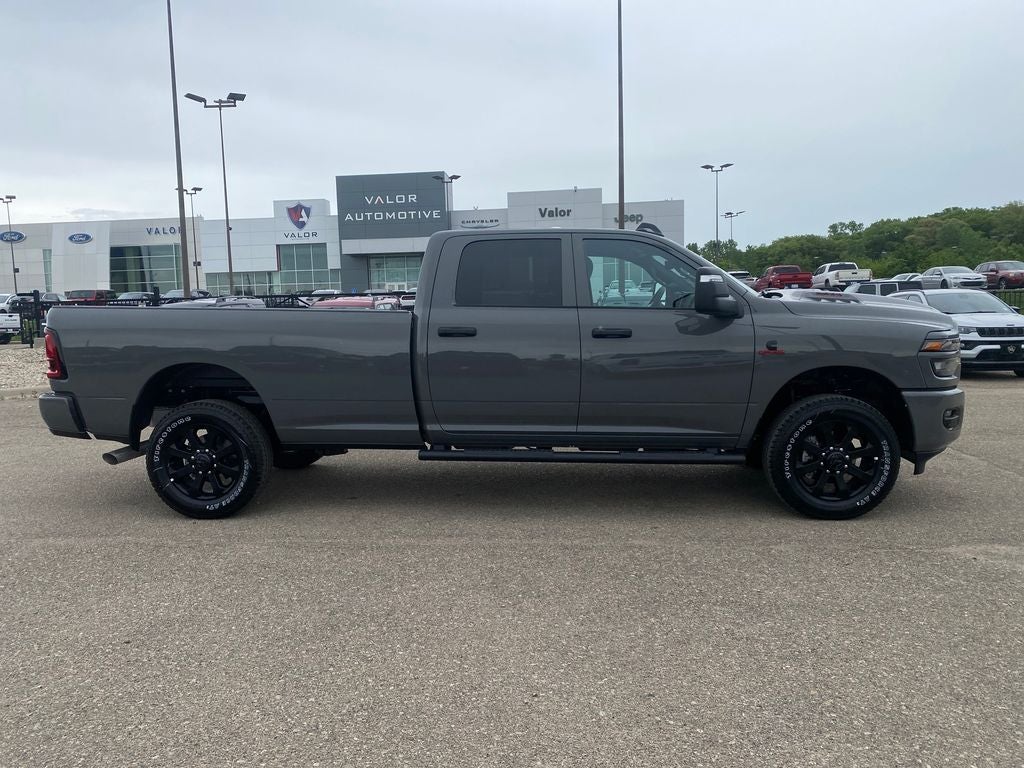 2026 RAM Ram 2500 RAM 2500 BLACK EXPRESS CREW CAB 4X4 8' BOX