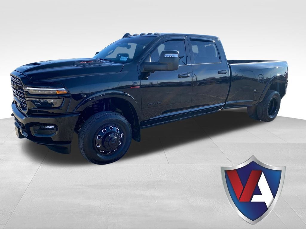 2025 RAM 3500 Limited Crew Cab 4x4 8' Box