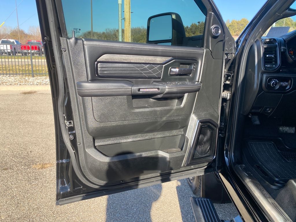 2025 RAM 3500 Limited Crew Cab 4x4 8' Box