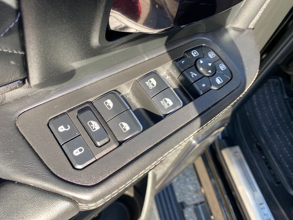 2025 RAM 3500 Limited Crew Cab 4x4 8' Box