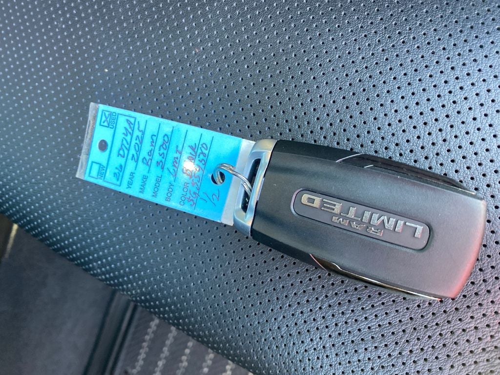 2025 RAM 3500 Limited Crew Cab 4x4 8' Box