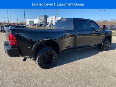 2025 RAM 3500 Limited Crew Cab 4x4 8' Box