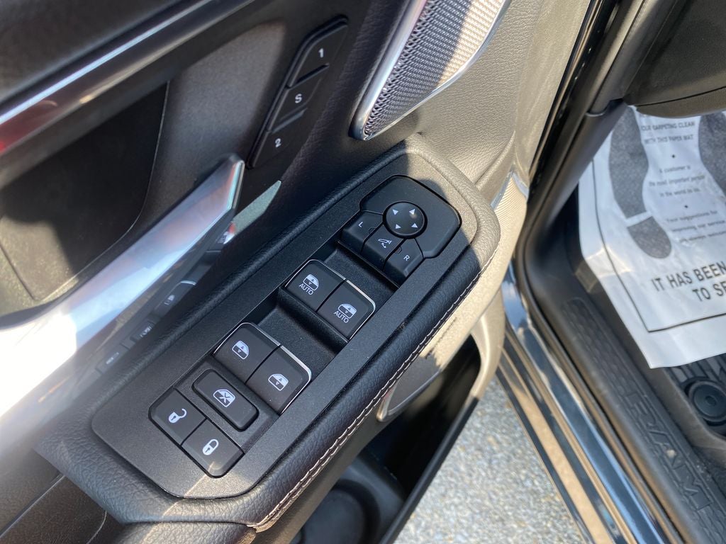 2026 RAM Ram 1500 RAM 1500 LARAMIE CREW CAB 4X2 5'7' BOX