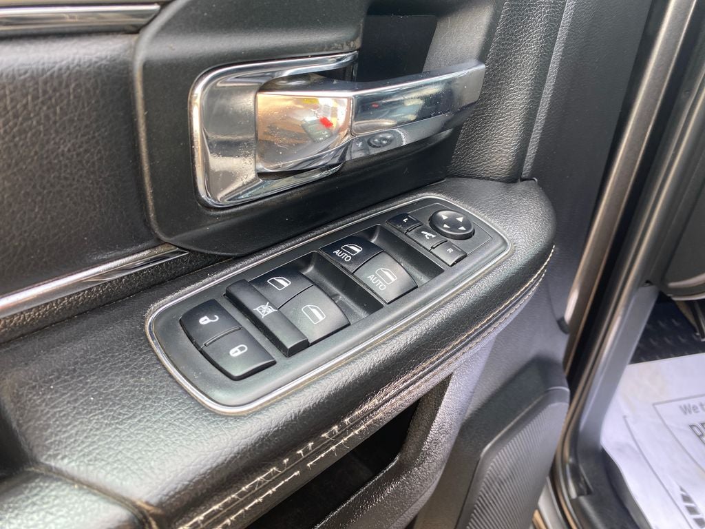 2018 RAM 2500 Laramie Crew Cab 4x4 6'4' Box