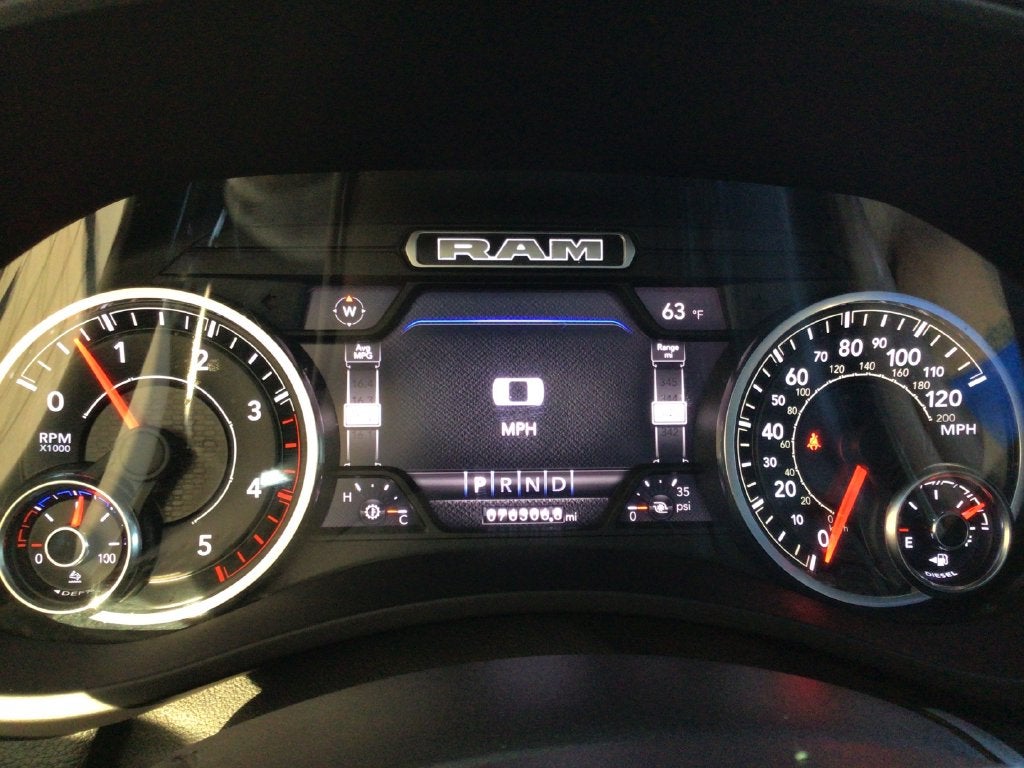 2022 RAM 2500 Laramie Crew Cab 4x4 6'4' Box
