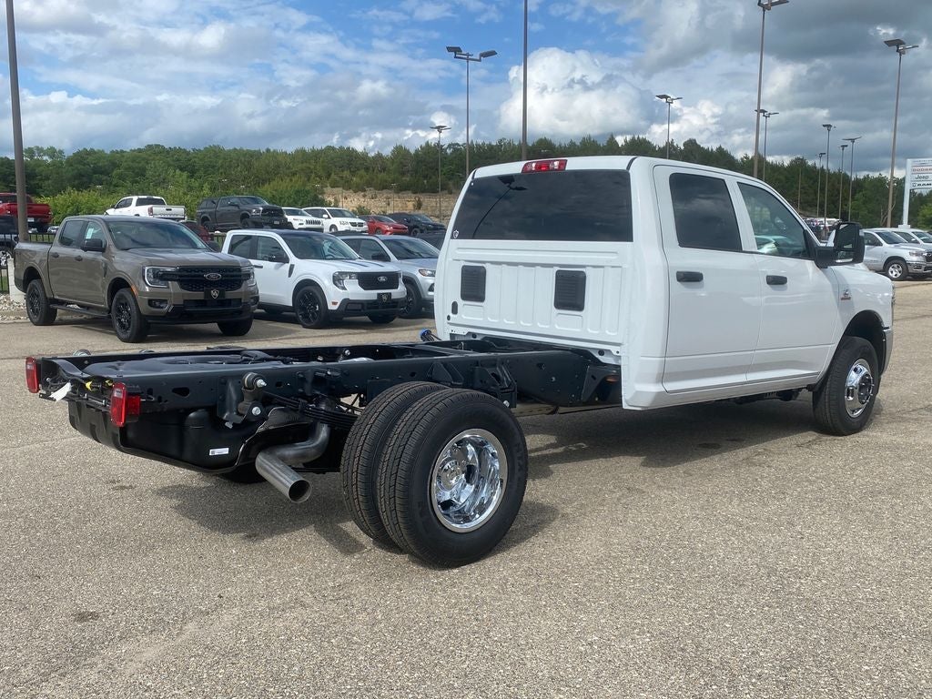 2026 RAM Ram 3500 Chassis Cab RAM 3500 TRADESMAN CREW CAB CHASSIS 4X4 60' CA