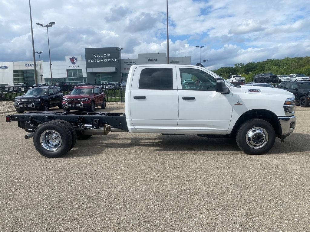 2026 RAM Ram 3500 Chassis Cab RAM 3500 TRADESMAN CREW CAB CHASSIS 4X4 60' CA