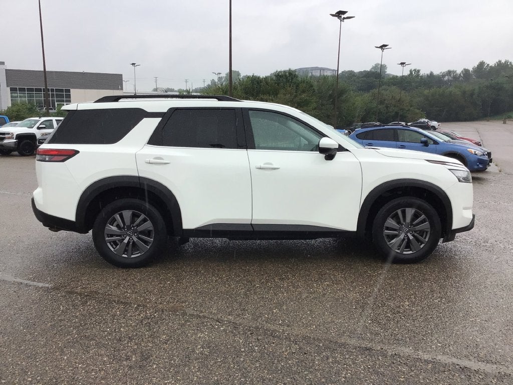 2025 Nissan Pathfinder SV 4WD
