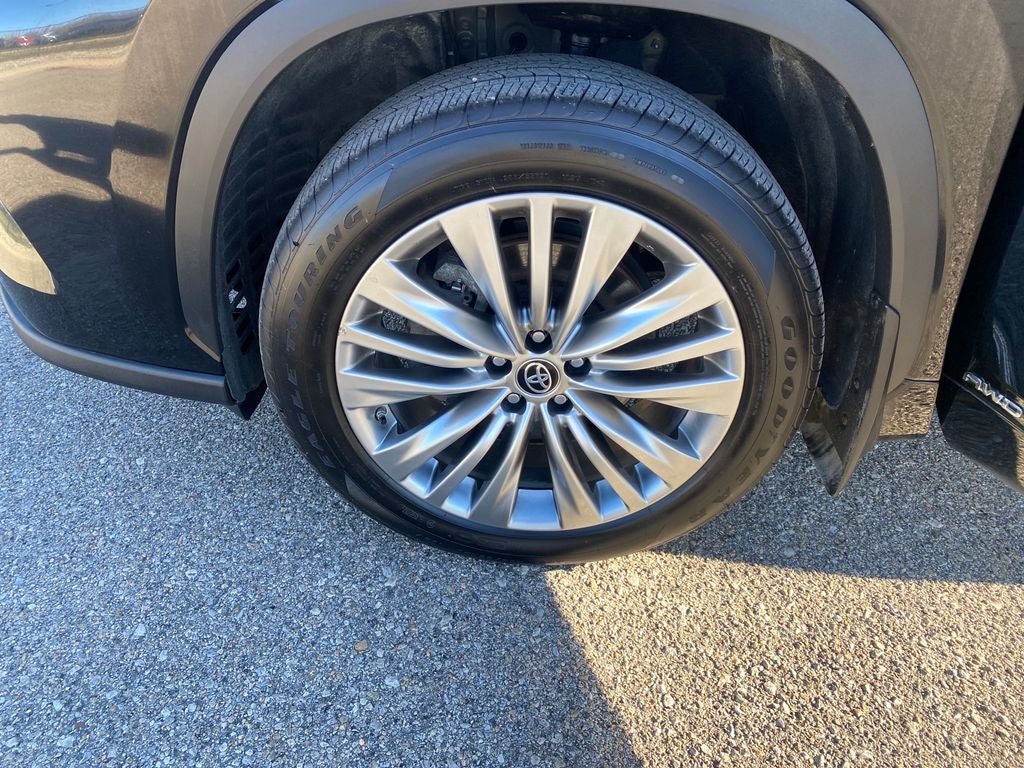 2024 Toyota Highlander Hybrid Platinum