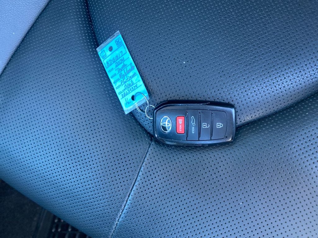 2024 Toyota Highlander Hybrid Platinum
