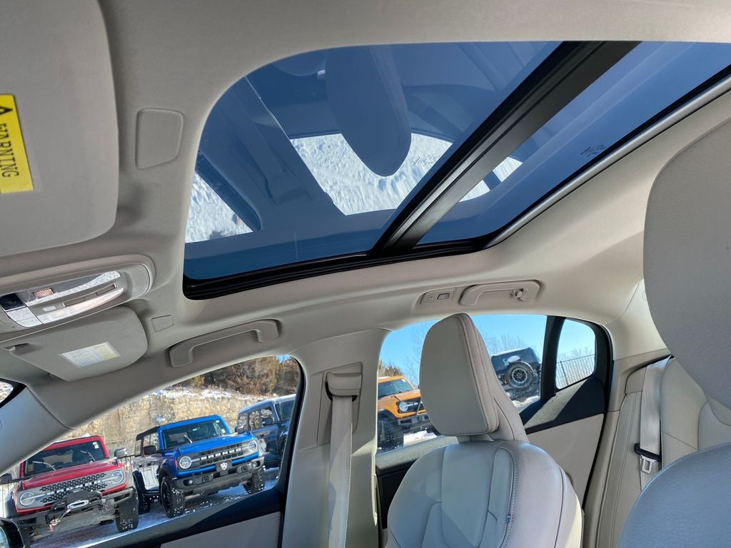 2024 Volvo S60 B5 Core Dark Theme