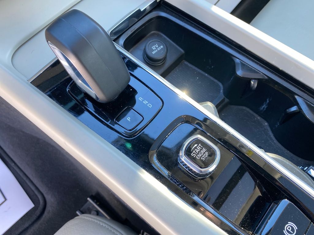 2024 Volvo S60 B5 Core Dark Theme