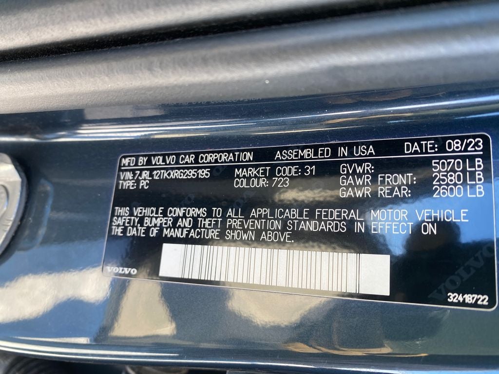 2024 Volvo S60 B5 Core Dark Theme