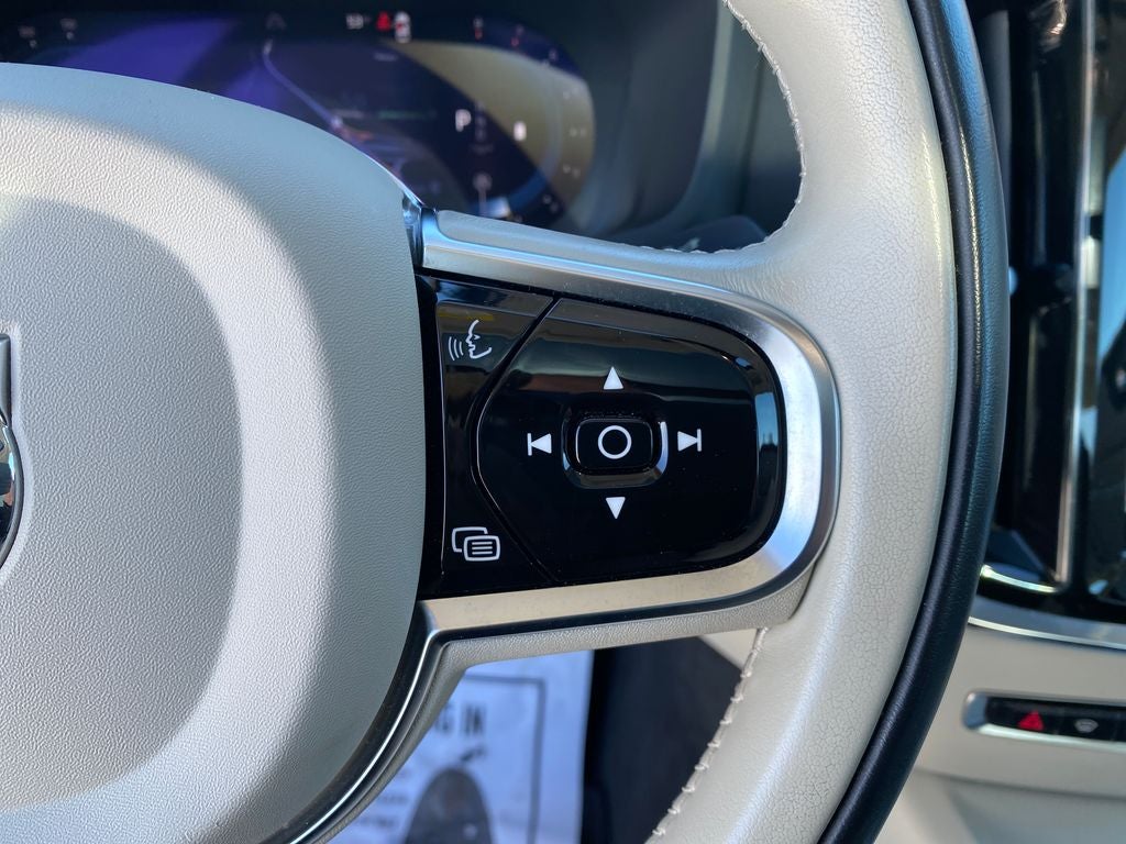 2024 Volvo S60 B5 Core Dark Theme