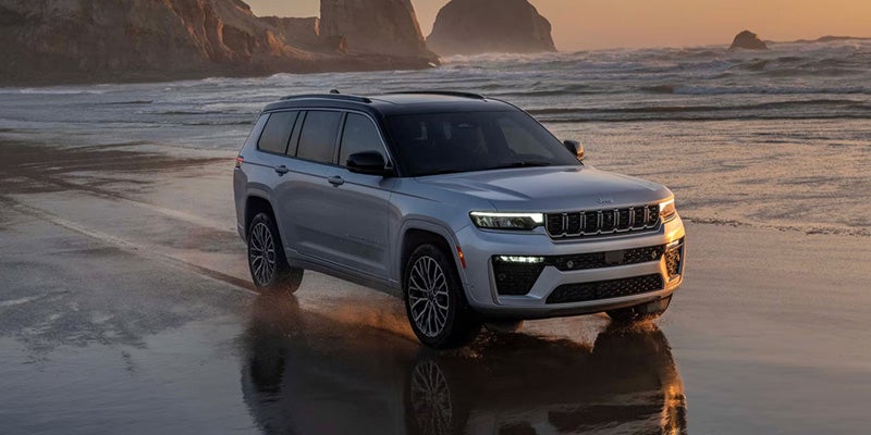 2026 Jeep Grand Cherokee | Valor CDJR in Junction City KS
