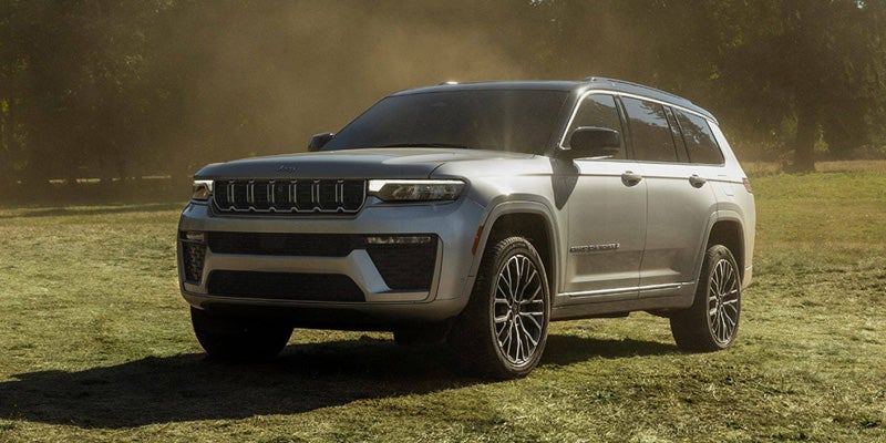 2026 Jeep Grand Cherokee | Valor CDJR in Junction City KS